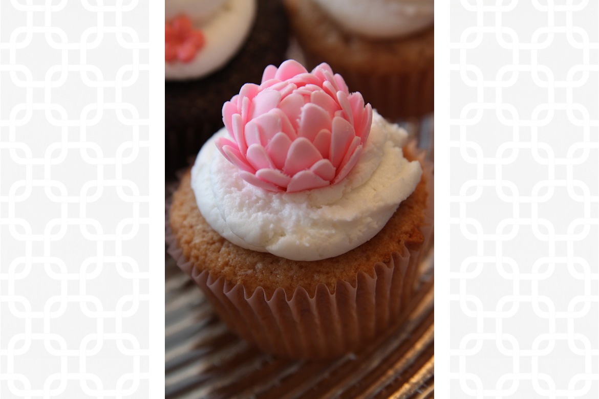 Pink Chrysanthemum Cupcakes