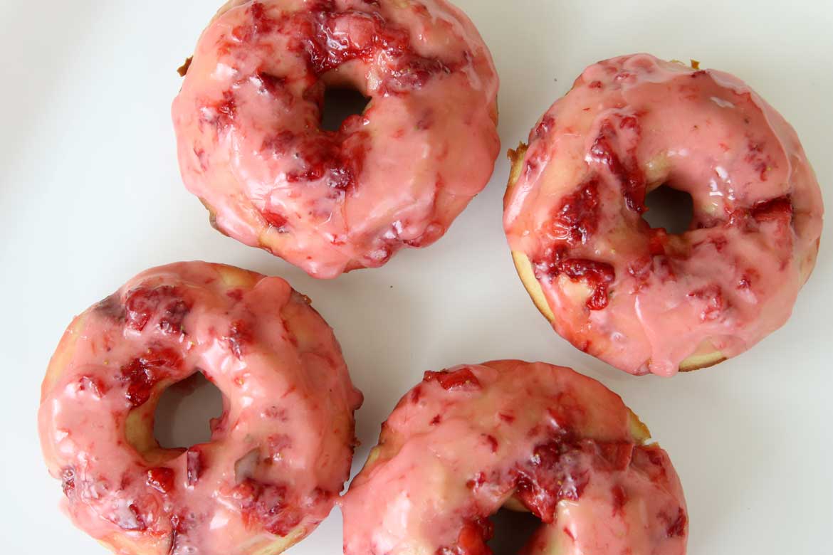 Baked Strawberry Buttermilk Donuts